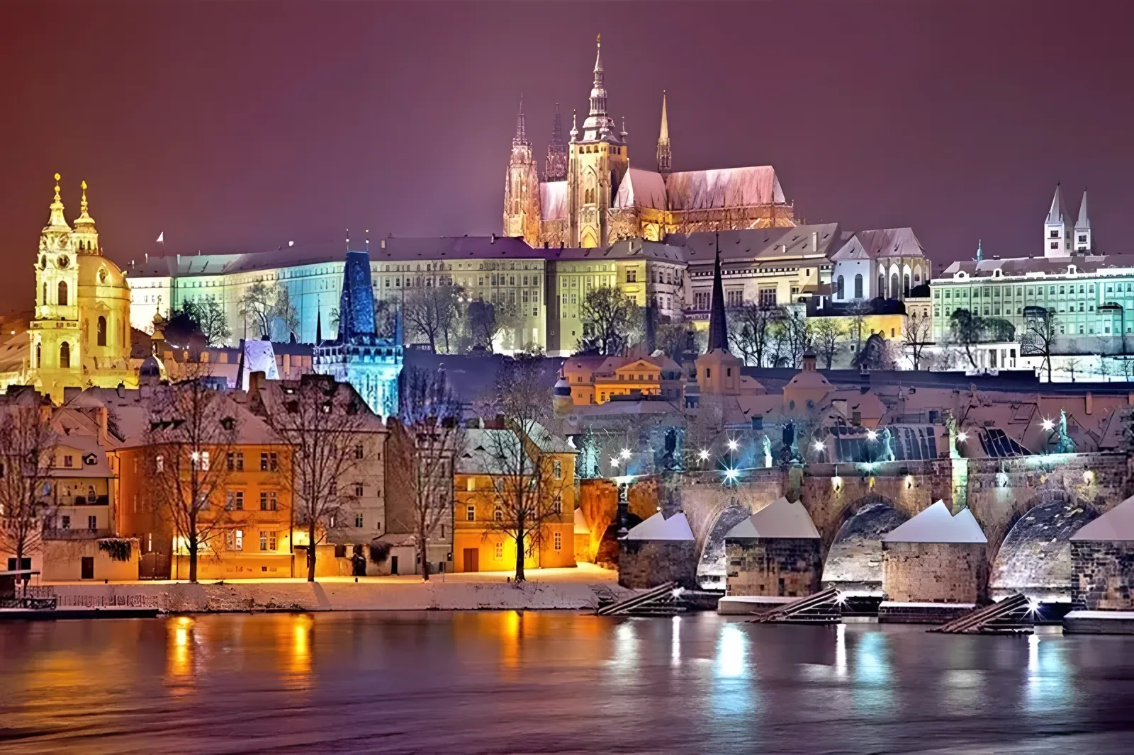 Osvetljen zamak i katedrala u sumrak · Prag - 3 noćenja, Prag