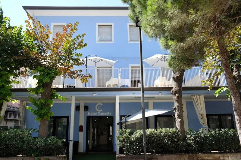 Hotel Canasta