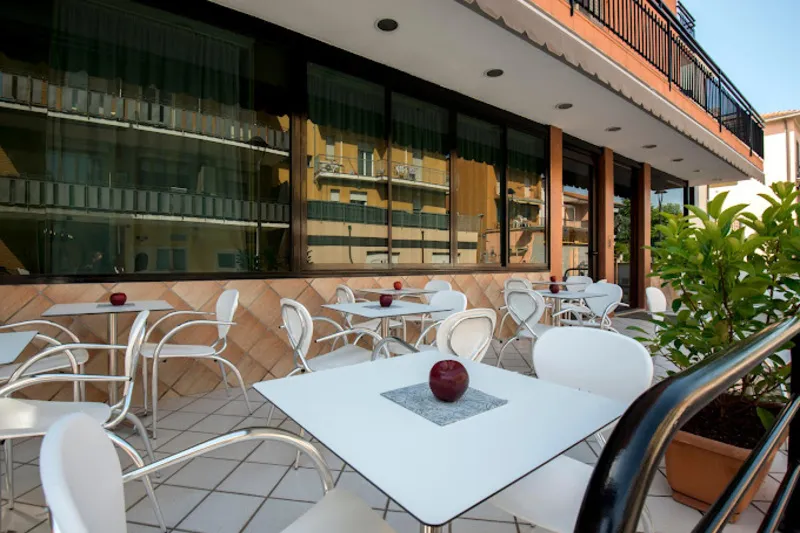 Scarlet Hotel - slika 2