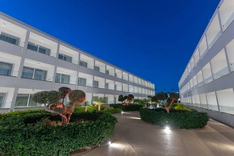 Hotel Nicholas Color