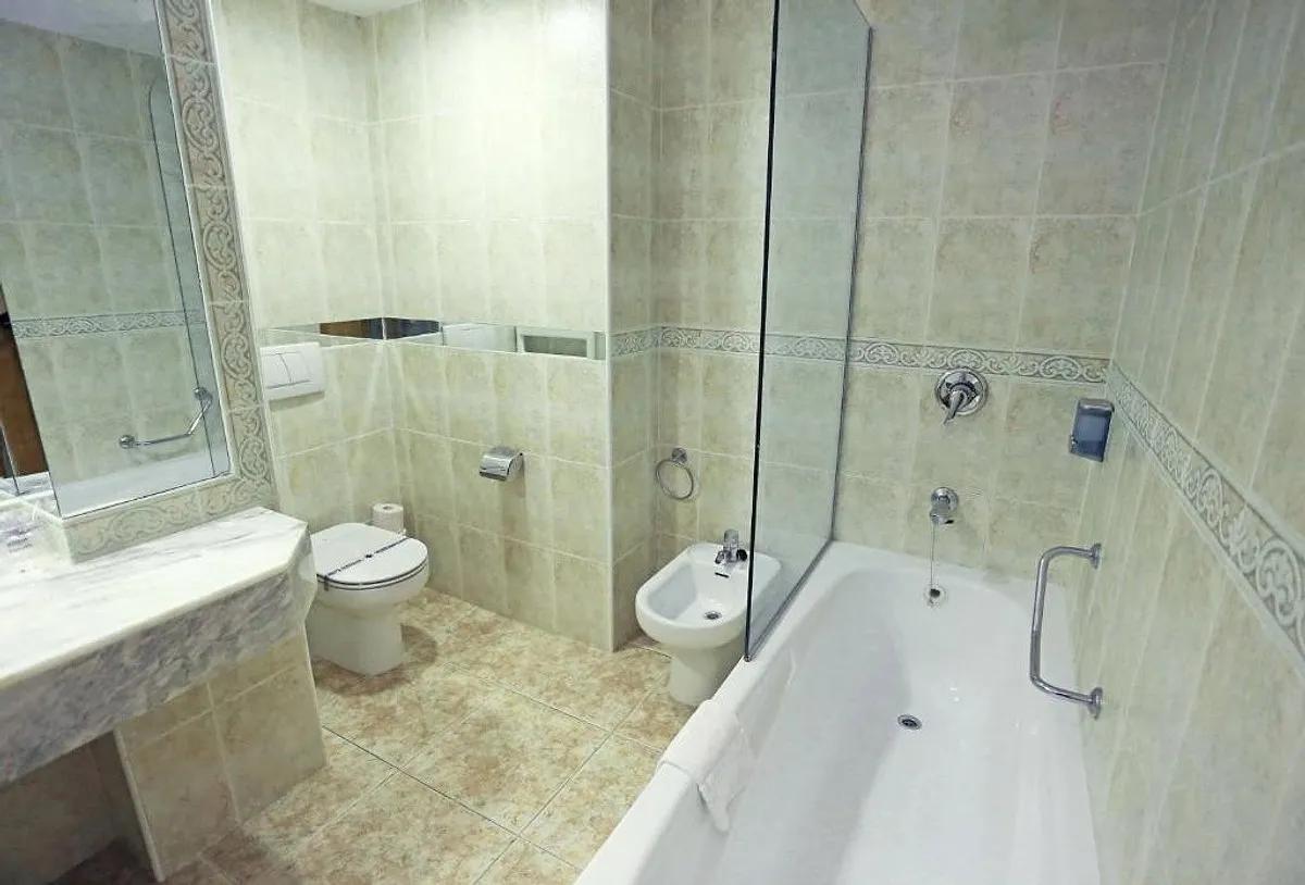 Kupatilo sa kadom i bidoom · Hotel Kaktus Albir, El Albir