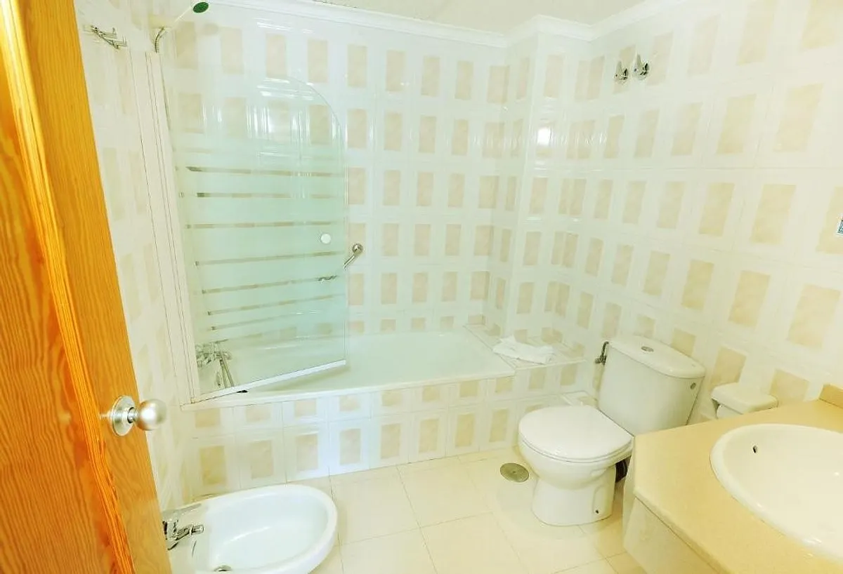 Kupatilo sa velikom kadom · Hotel Montemar, Benidorm