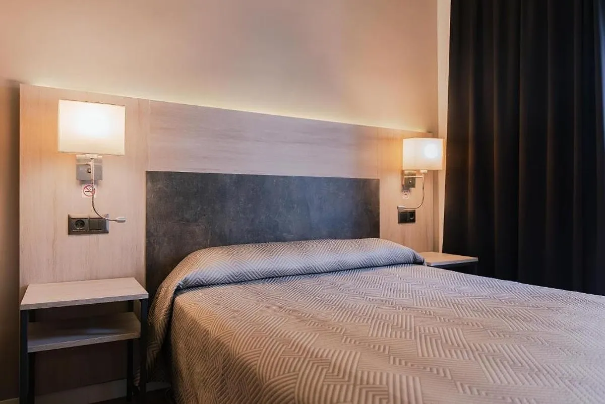 Dvokrevetna soba sa bračnim krevetom · Hotel Port Fiesta Park, Benidorm