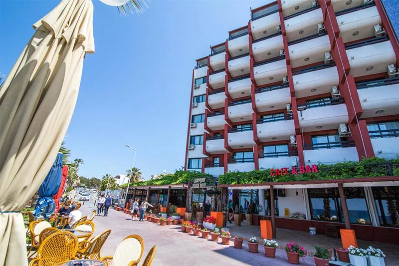 Sunday Hotel